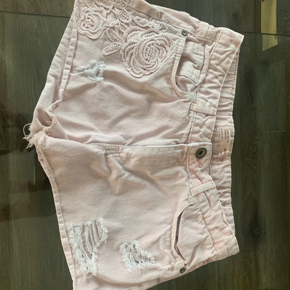 Pink shorts with flower from Zara